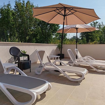 Apartments Oleander Lovrecica-Residence With Pool Exteriör bild