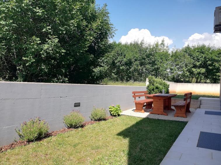 Apartments Oleander Lovrecica-Residence With Pool Exteriör bild
