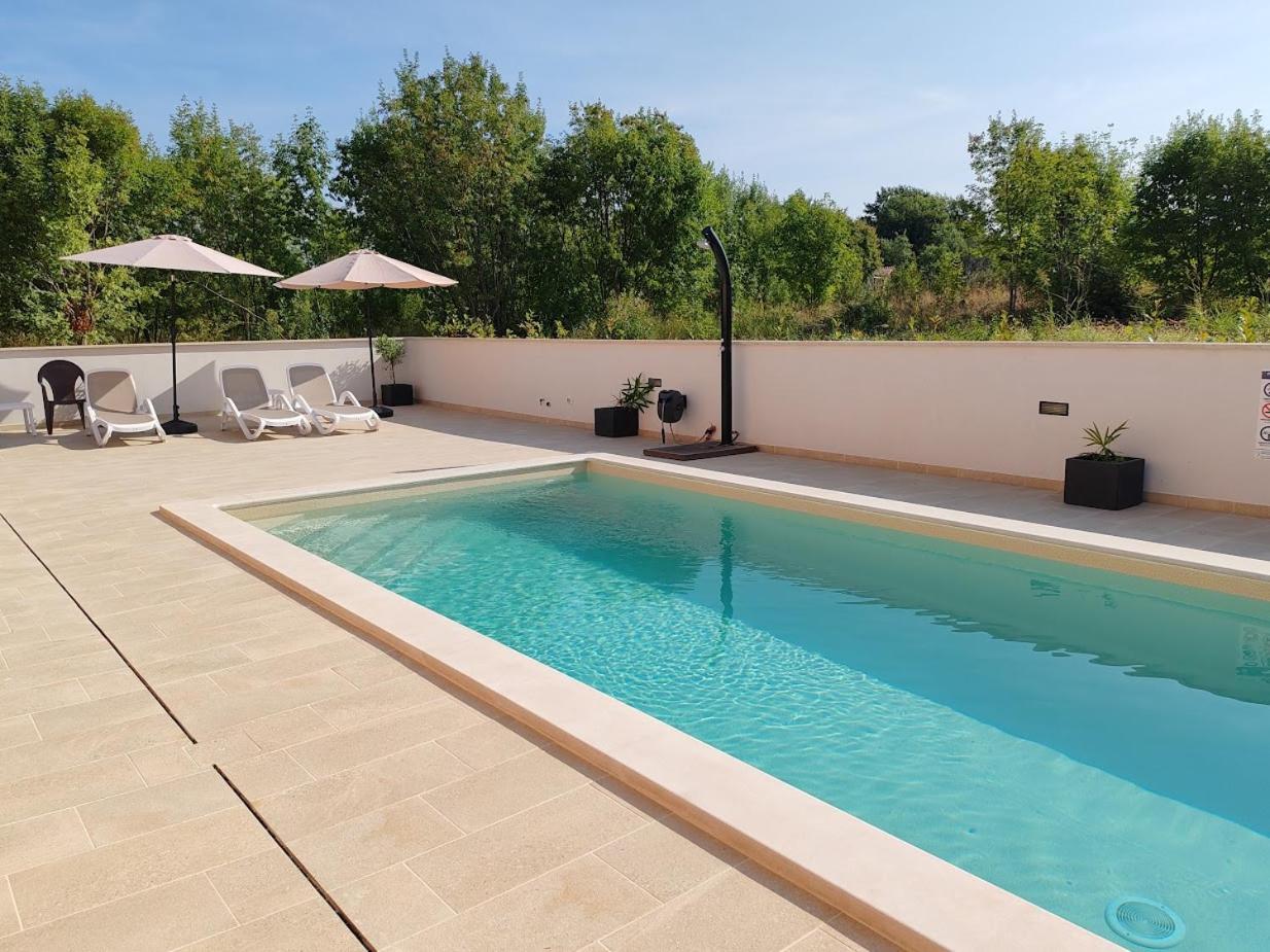 Apartments Oleander Lovrecica-Residence With Pool Exteriör bild