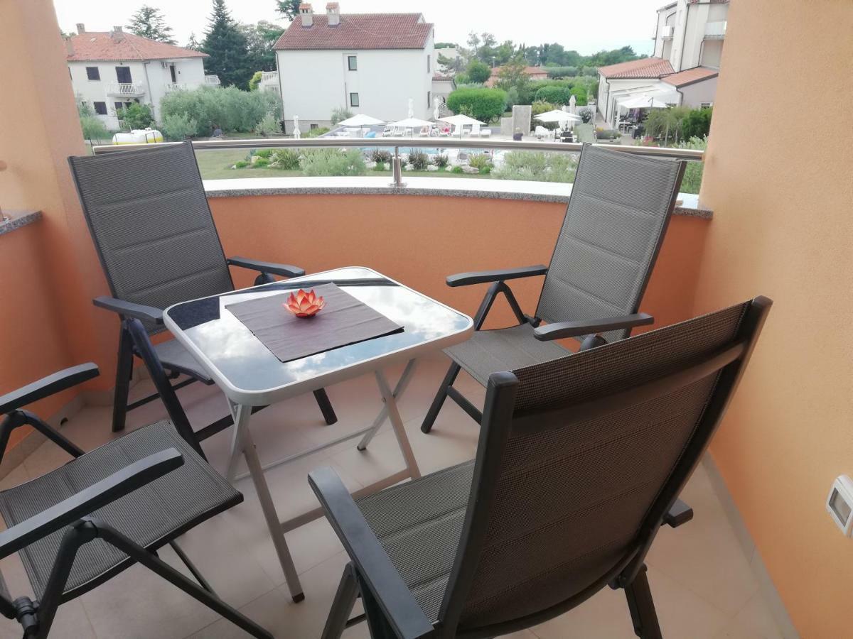 Apartments Oleander Lovrecica-Residence With Pool Exteriör bild
